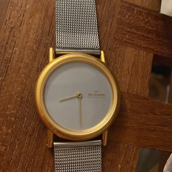 4 Skagen watches - Picture 4 of 7